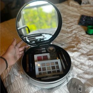 Complete Makeup Kit with Mirror - Black and Gold